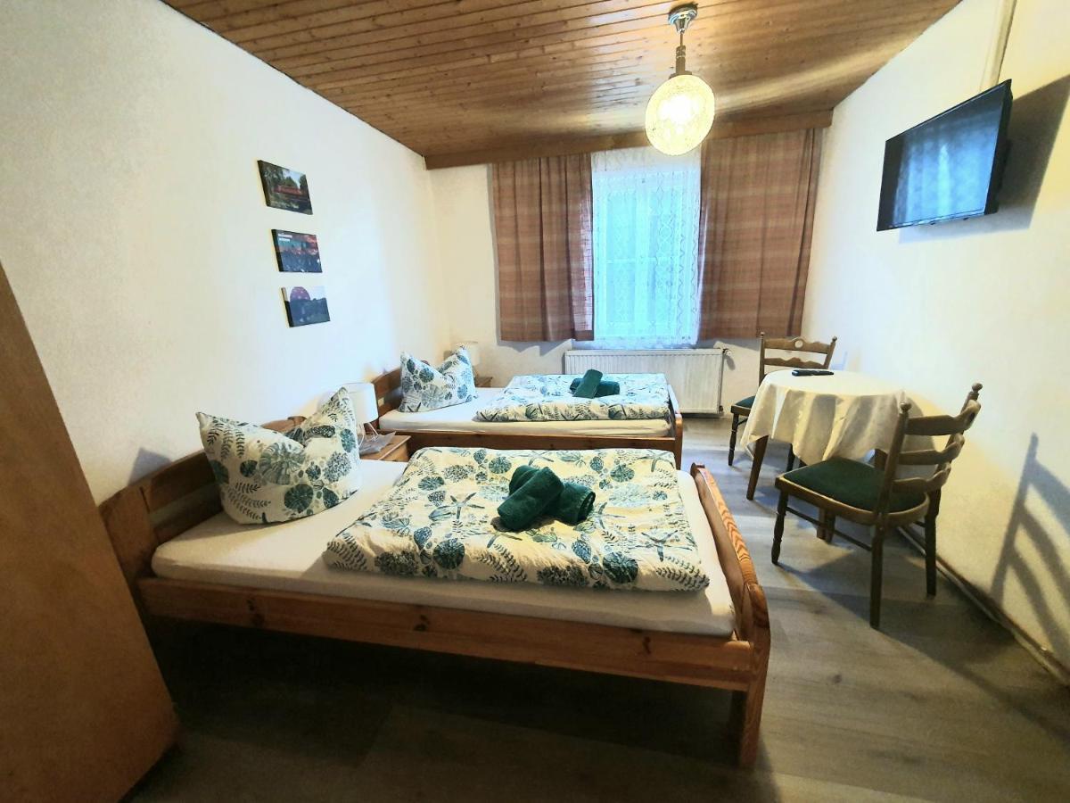 Gaestehaus Weisses Lamm - Monteurzimmer Nordhalben Ngoại thất bức ảnh