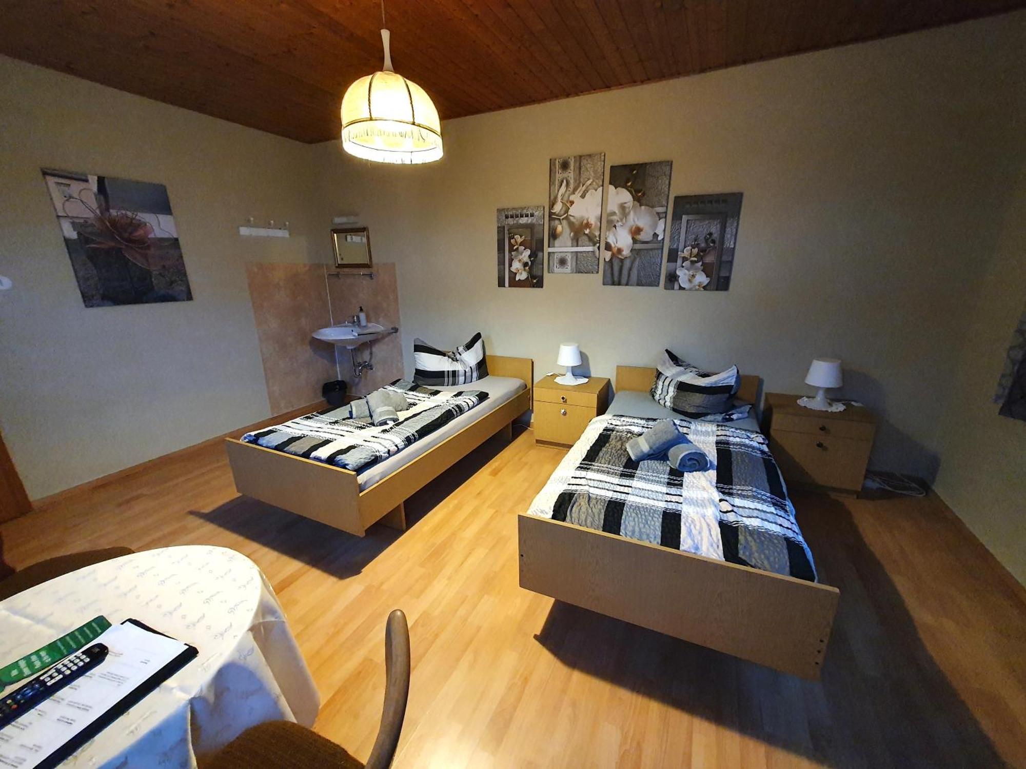 Gaestehaus Weisses Lamm - Monteurzimmer Nordhalben Ngoại thất bức ảnh