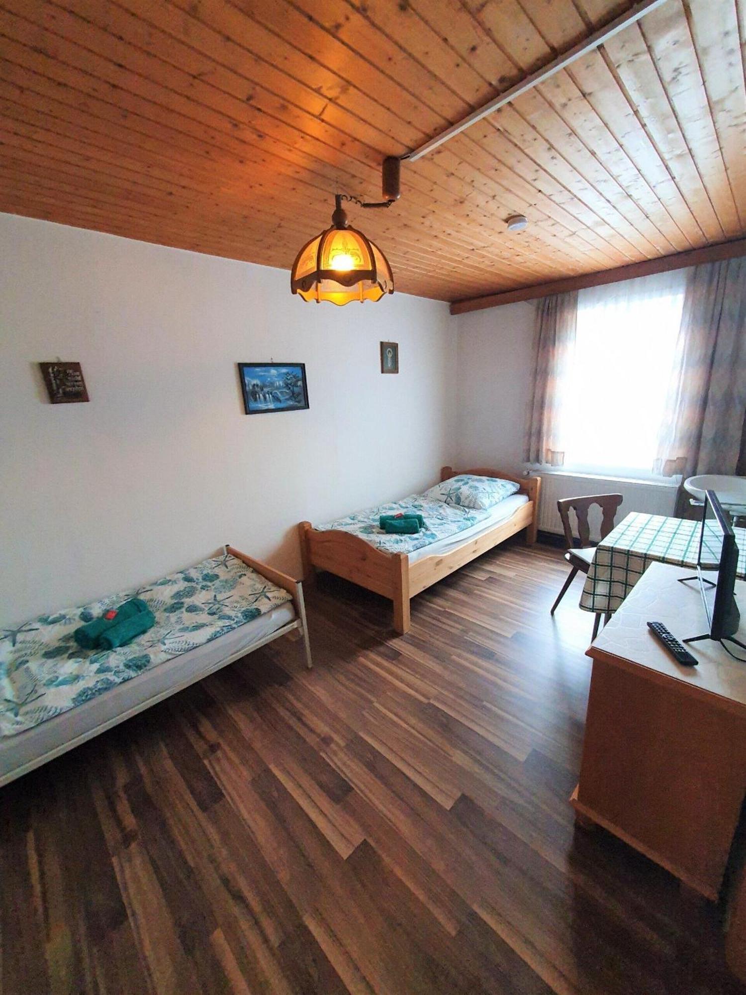 Gaestehaus Weisses Lamm - Monteurzimmer Nordhalben Ngoại thất bức ảnh